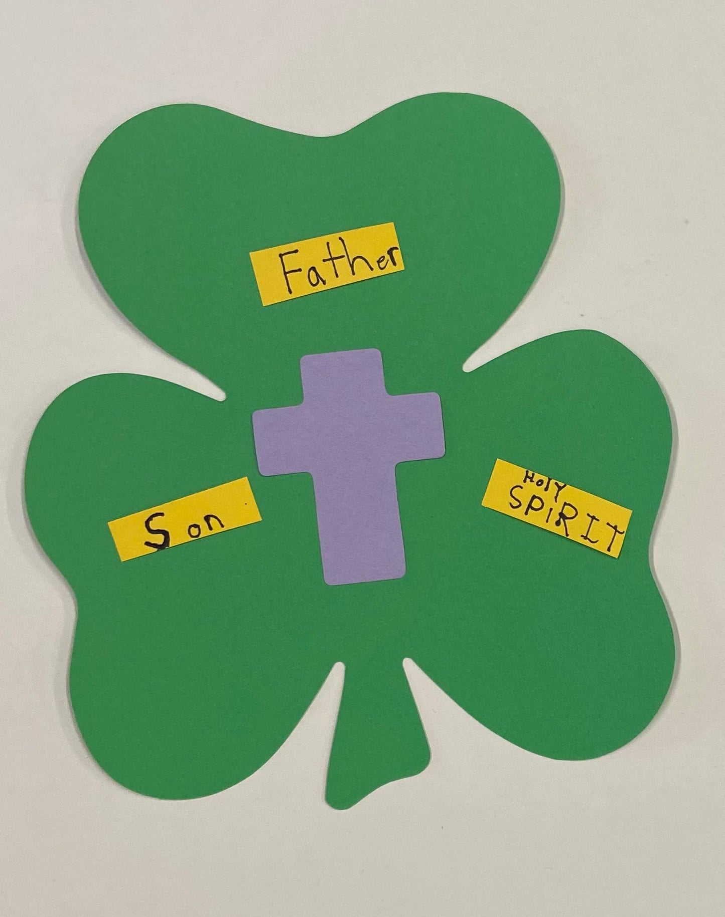 SHAPES ETC. Shamrock Assorted Color Super Cut-Outs- 8” x 9”