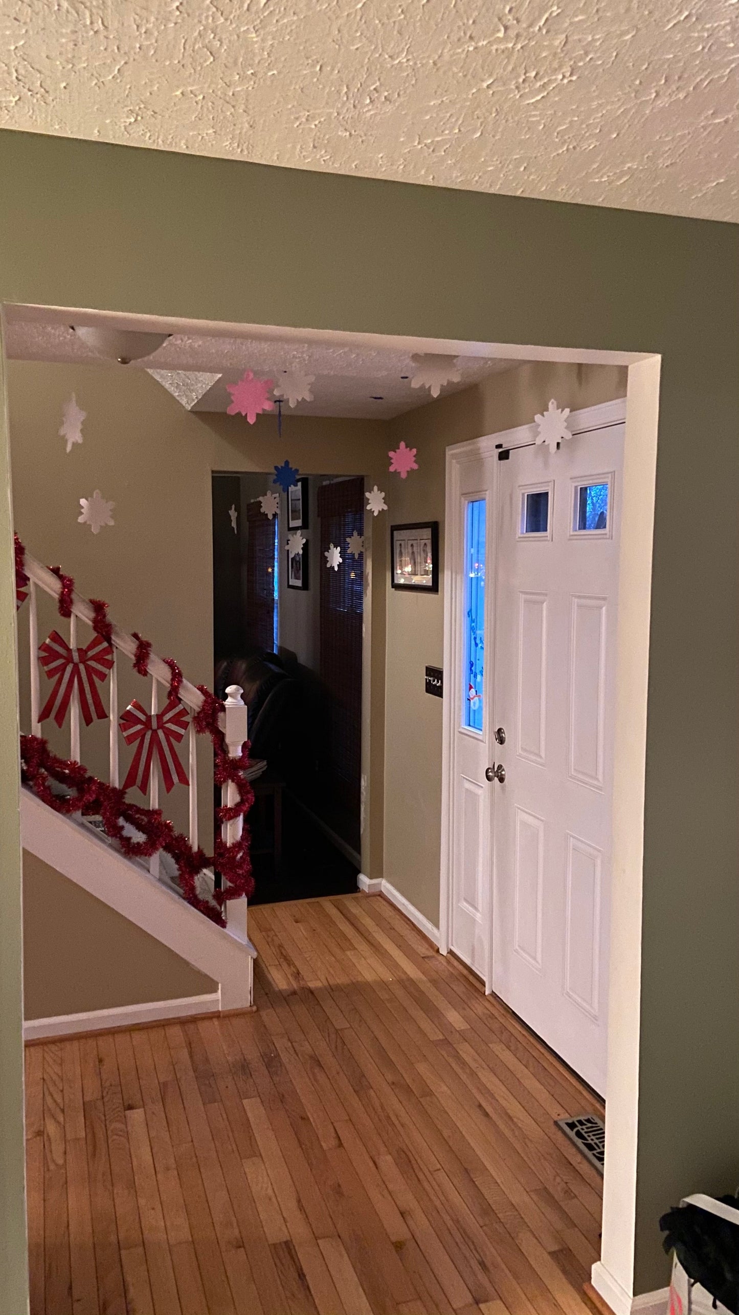 SHAPES ETC. Large Single Color Creative Foam Cut-Outs - Snowflake