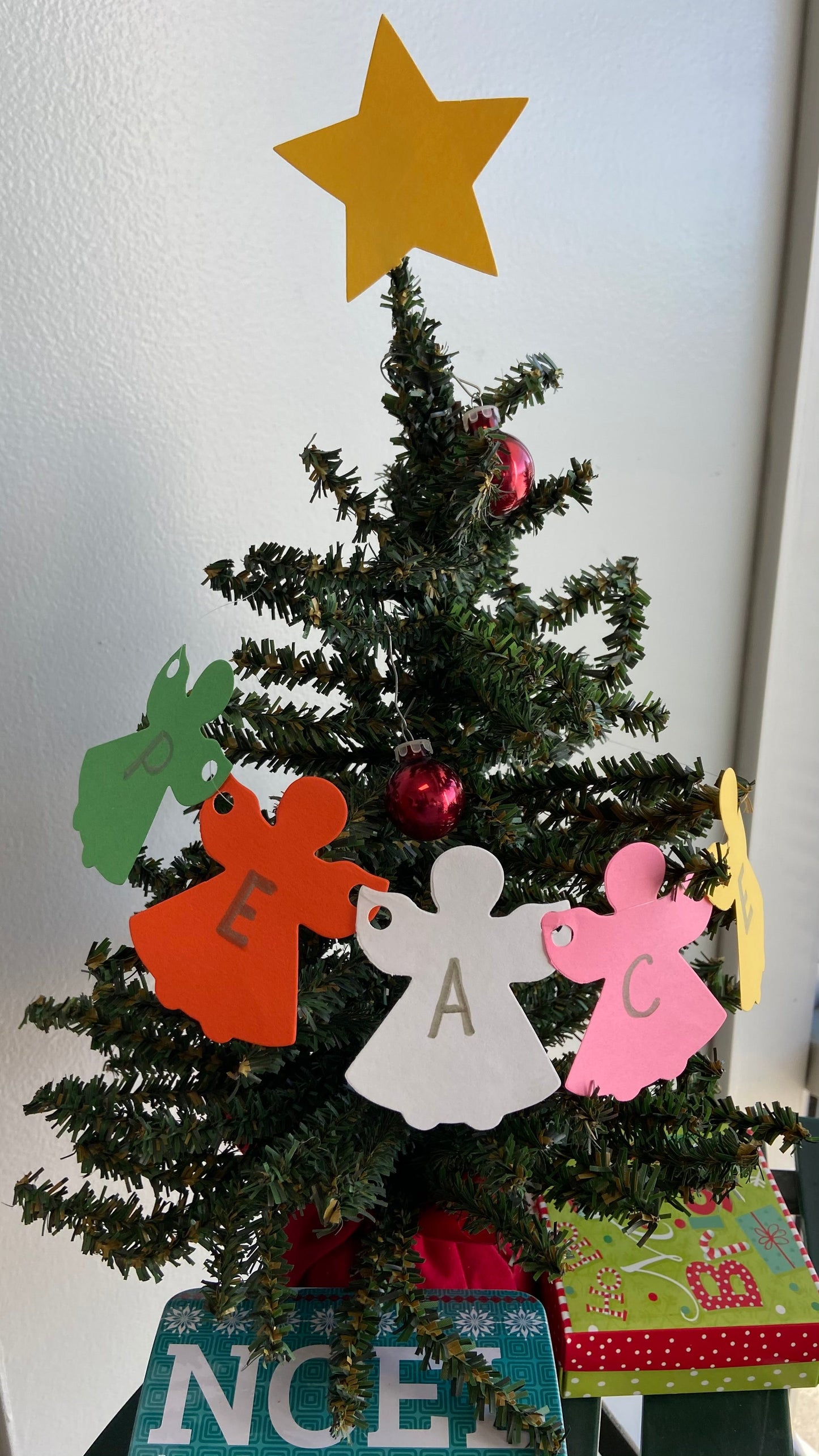 SHAPES ETC. Small Cut-Out Set - Christmas