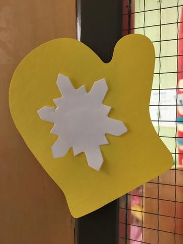 SHAPES ETC. Mitten Assorted Color Creative Cut-Outs- 5.5"