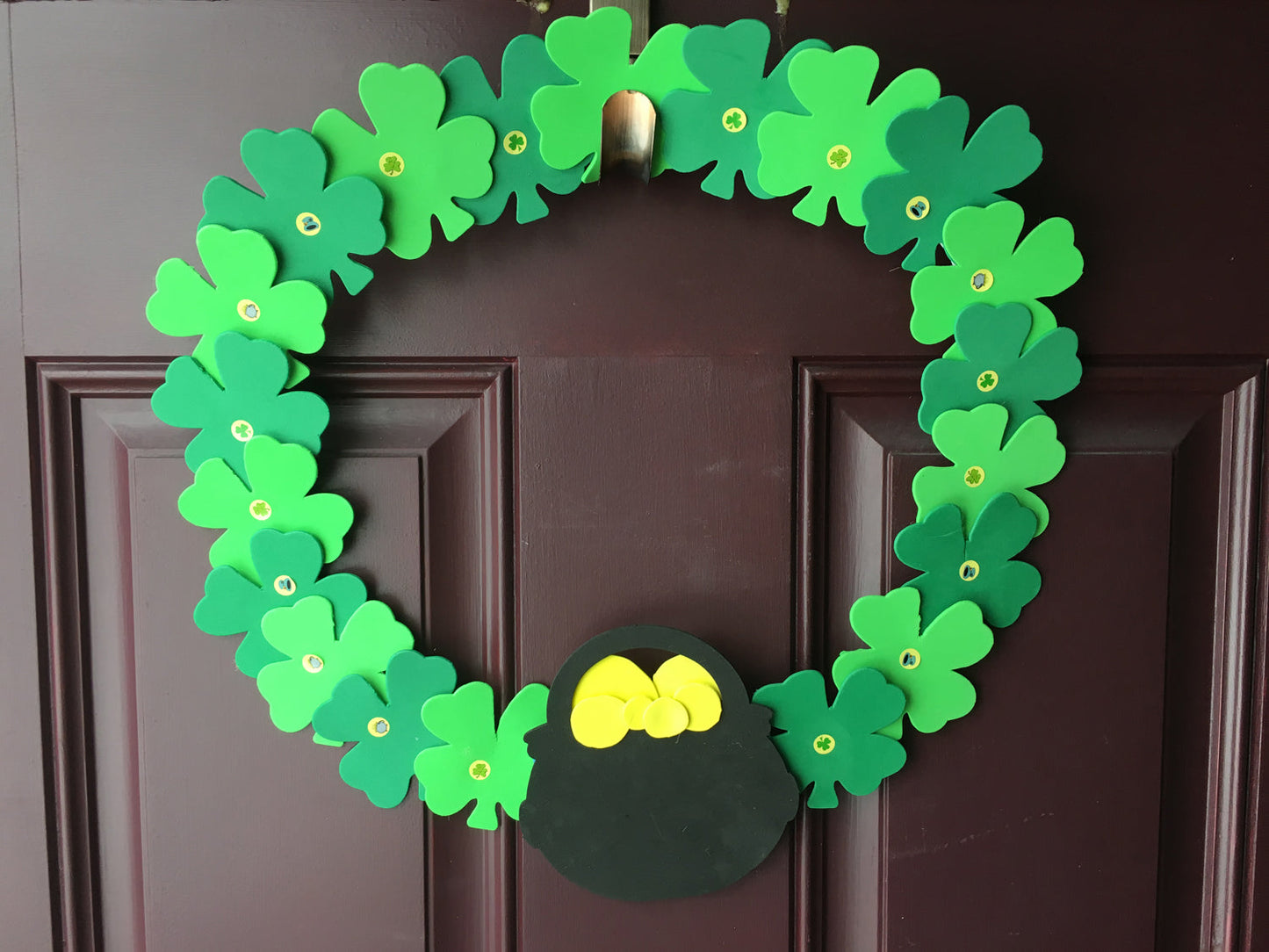 SHAPES ETC. Large Single Color Creative Foam Cut-Outs - Four Leaf Clover