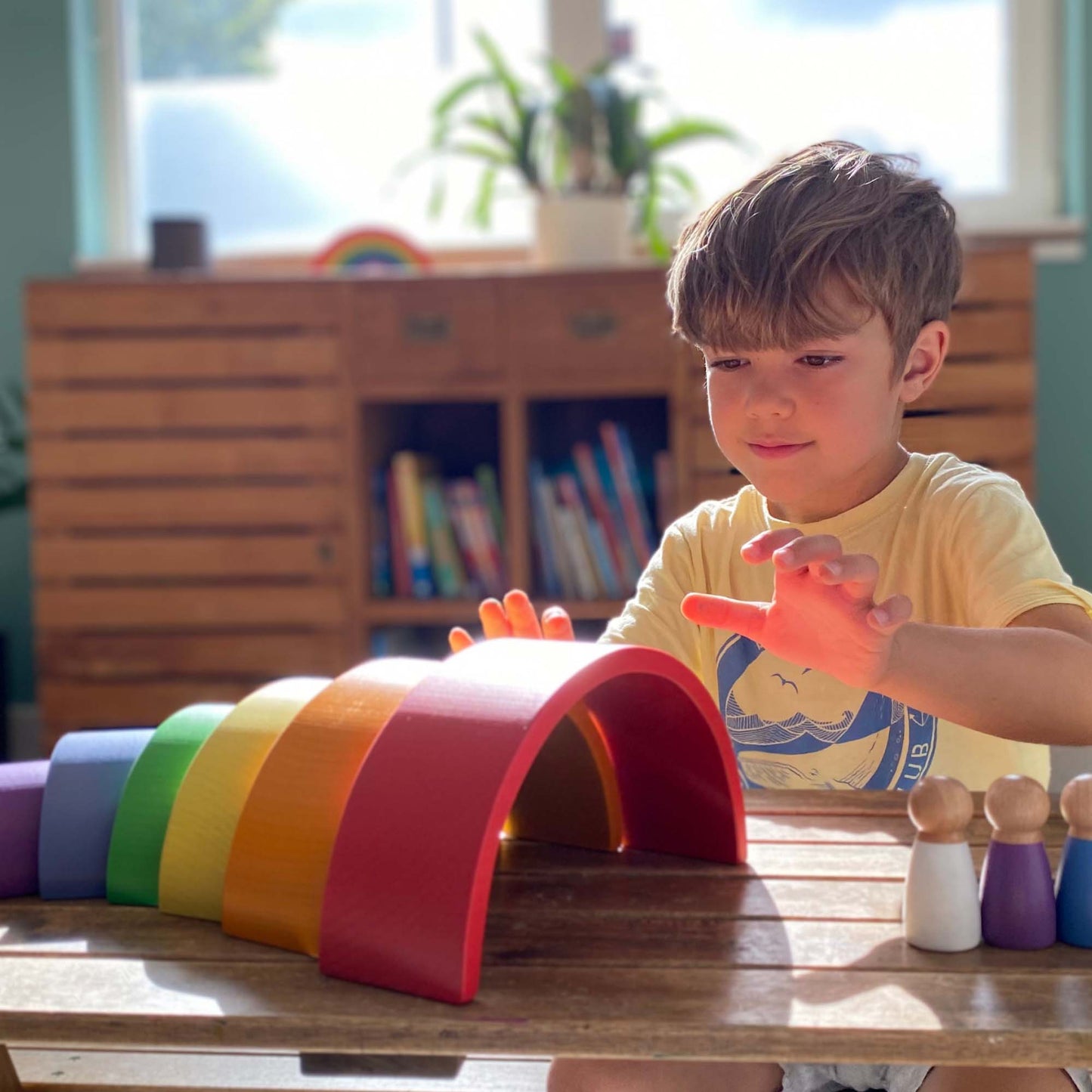 Willie's Rainbow World Wooden Arches And Peg Dolls Set With Book